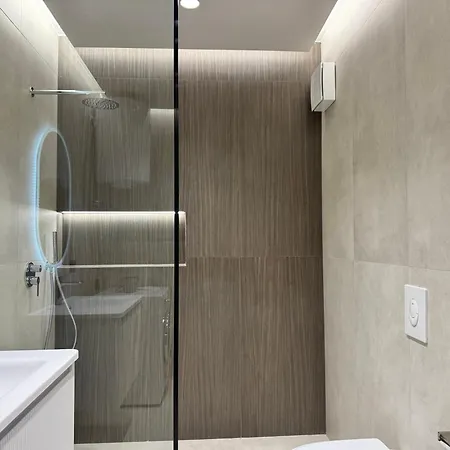 アパート Luxury 3br In The Heart Of Vollga ドゥラス