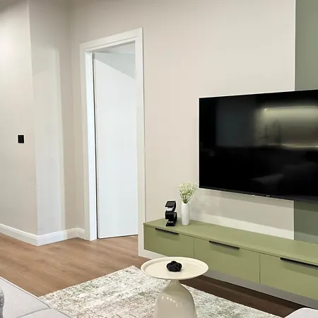 Luxury 3br In The Heart Of Vollga ドゥラス